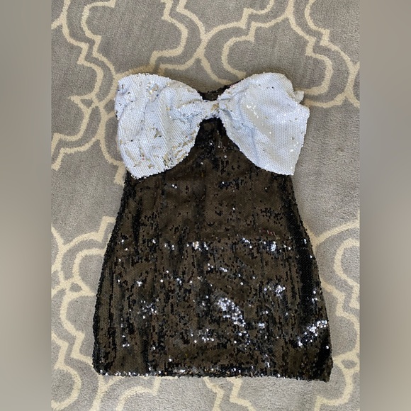 Nasty Gal Contrast Bow Sequin Bodycon Mini Dress Size 6 - New with Tags - Picture 4 of 8